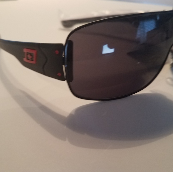 sunglasses - Picture 5 of 8